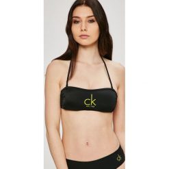 Calvin Klein Jeans - Biustonosz kąpielowy. Czarne stroje kąpielowe damskie Calvin Klein Jeans, s, bez wzorów, z elastanu. W wyprzedaży za 119,90 zł.