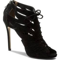 Sandały SCA'VIOLA - F-59 Black Suede. Czarne klapki damskie Sca'viola, bez wzorów, ze skóry, bez obcasa, na obcasie. W wyprzedaży za 399,00 zł.