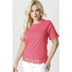 Koralowa Bluzka Mererea. Pomarańczowe bluzki damskie Born2be, xl, bez wzorów, bez kołnierzyka, bez rękawów. W wyprzedaży za 49,99 zł.