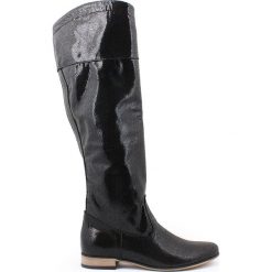 Wsuwane kozaki z połyskiem - skóra naturalna - model 125 - kolor czarny błyszczący. Czarne kozaki damskie Zapato, na lato, z jeansu, eleganckie, na wysokim obcasie, na płaskiej podeszwie, bez zapięcia. W wyprzedaży za 391,20 zł.