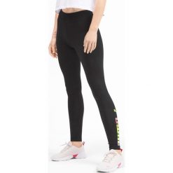 Puma Ess+ Legginsy Czarny. Czarne spodnie damskie Puma, l, z nadrukiem, z elastanu. Za 109,95 zł.