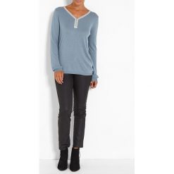 Sweter w kolorze niebieskim. Niebieskie swetry damskie Jacqueline Riu, bez wzorów, klasyczne, bez rękawów, bez kaptura. W wyprzedaży za 79,95 zł.