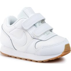 Buty NIKE - Md Runner 2 Flrl (Tdv) CD9467 100 White/White/Gum Light Brown. Białe buty chłopięce sportowe Nike, ze skóry ekologicznej, na rzepy, nike md runner. W wyprzedaży za 139,00 zł.