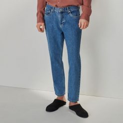 Klasyczne jeansy - Niebieski. Niebieskie jeansy męskie Reserved, m, bez wzorów, klasyczne. W wyprzedaży za 59,99 zł.