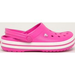 Crocs - Klapki. Żółte klapki damskie Crocs, bez wzorów, z gumy, bez obcasa, na obcasie. Za 199,90 zł.