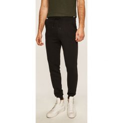 Only & Sons - Spodnie. Czarne spodnie męskie Only & Sons, s, bez wzorów, z bawełny. W wyprzedaży za 99,90 zł.