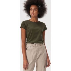 Gładka koszulka basic - Khaki. Brązowe koszulki damskie Sinsay, s, bez wzorów, bez kołnierzyka, bez rękawów. Za 9,99 zł.