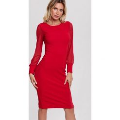 Czerwona Sukienka Anerley. Czerwone sukienki damskie Renee, s, bez wzorów, eleganckie, z okrągłym kołnierzem, z długim rękawem, długie, midi, dopasowane. Za 139,99 zł.