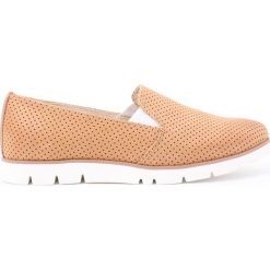 Półbuty - skóra naturalna - model 253 - kolor camelowy. Półbuty damskie Zapato, bez wzorów, ze skóry, bez obcasa, bez zapięcia. W wyprzedaży za 202,30 zł.