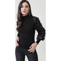 Czarny Sweter Lucien. Czarne swetry damskie Born2be, s, bez wzorów, z dzianiny, z długim rękawem, długie, bez kaptura. Za 119,99 zł.