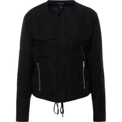 Kurtka bomber DKNY P9DCNB41. Czarne kurtki damskie DKNY, s, bez wzorów, z wiskozy, bez kaptura. W wyprzedaży za 299,00 zł.