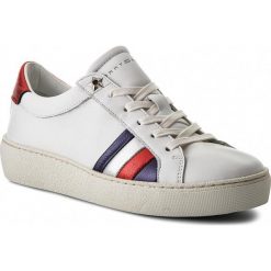 Sneakersy TOMMY HILFIGER - Corporate Iconic Sneaker FW0FW03458 White 100. Białe półbuty damskie TOMMY HILFIGER, ze skóry. W wyprzedaży za 419,00 zł.