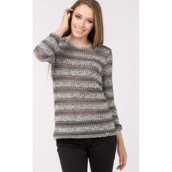 Swetry klasyczne damskie: Sweter z plecionym wzorem