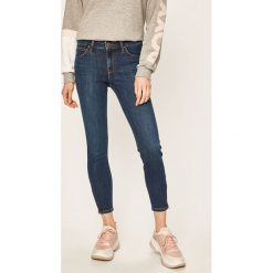 Lee - Jeansy Scarlett Cropped. Niebieskie jeansy damskie Lee, l, bez wzorów, z elastanu. W wyprzedaży za 229,90 zł.