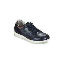 Buty Birkenstock CINCINNATI LADIES. Niebieskie trampki i tenisówki damskie marki Birkenstock, bez wzorów, bez zapięcia. Za 428,35 zł.