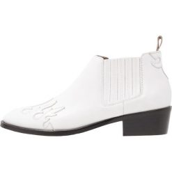 Botki damskie: Toral Ankle boot blanco carlota