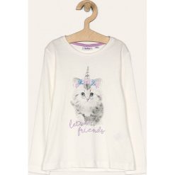 Blukids - Longsleeve dziecięcy 104-134 cm. Białe bluzki dziewczęce Blukids, z nadrukiem, z bawełny, z okrągłym kołnierzem, z długim rękawem, długie, bez kaptura. Za 29,90 zł.