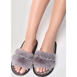 Szare Klapki Fairyland. Szare klapki damskie Renee, bez wzorów, bez obcasa. Za 39,99 zł.