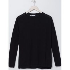 Lekki bawełniany sweter - Czarny. Czarne swetry damskie Sinsay, s, bez wzorów, z bawełny, bez rękawów, bez kaptura. Za 39,99 zł.
