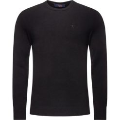 Sweter Trussardi Jeans 52M00231. Czerwone swetry męskie Trussardi Jeans, xxl, bez wzorów, z wiskozy, klasyczne, z klasycznym kołnierzykiem, bez kaptura. W wyprzedaży za 179,00 zł.