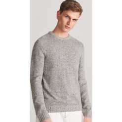 Sweter z melanżowej dzianiny - Jasny szary. Szare swetry męskie Reserved, s, bez wzorów, z dzianiny, bez kołnierzyka, bez kaptura. Za 99,99 zł.