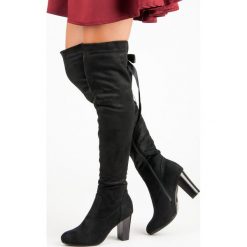 ELEGANCKIE MUSZKIETERKI NA OBCASIE. Czarne buty zimowe damskie Forever Folie, na obcasie. Za 127,90 zł.