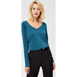 Sweter z metaliczną nitką. Zielone swetry damskie Moodo, s, bez wzorów, z poliesteru, klasyczne, z długim rękawem, długie, bez kaptura. Za 69,99 zł.