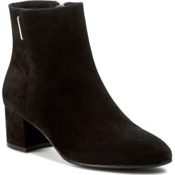 Botki NESSI - 877/N Czarny 19. Czarne buty zimowe damskie Nessi, ze skóry, na obcasie. W wyprzedaży za 259,00 zł.