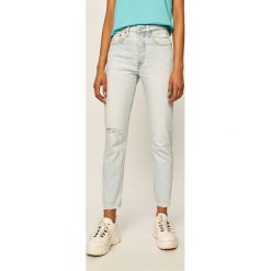 Levi's - Jeansy 501. Czerwone jeansy damskie Levi's®, s, z podwyższonym stanem. Za 379,90 zł.