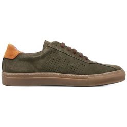 Skórzane sneakersy w kolorze khaki. Zielone trampki męskie Eva Lopez, Maria Barcelo, bez wzorów, ze skóry, na sznurówki. W wyprzedaży za 279,95 zł.