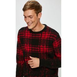 Medicine - Sweter Under The City. Czerwone swetry męskie MEDICINE, s, bez wzorów, z bawełny, z okrągłym kołnierzem, bez kaptura. W wyprzedaży za 49,90 zł.