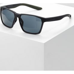 Nike Vision MAVERICK Okulary przeciwsłoneczne matte black/grey. Szare okulary przeciwsłoneczne męskie marki Nike Vision. W wyprzedaży za 399,20 zł.