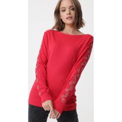 Czerwony Sweter Airds. Czerwone swetry damskie Born2be, na wiosnę, xl, bez wzorów, prążkowane, z długim rękawem, długie, bez kaptura. Za 79,99 zł.