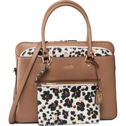 Torba na laptopa LIU JO - Briefcase AA0016 E0087 Nuez/Pop Flower U9930. Pomarańczowe torby męskie skórzane Liu Jo, bez wzorów, ze skóry ekologicznej. W wyprzedaży za 449,00 zł.