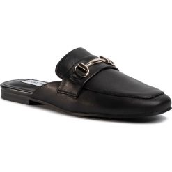 Klapki STEVE MADDEN - Kori SM11000935-03001-017 Black Leather. Czarne klapki damskie Steve Madden, z aplikacjami, ze skóry ekologicznej, bez obcasa, na obcasie. Za 339,00 zł.