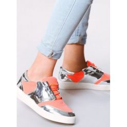 Pomarańczowe Buty Sportowe Kendall. Pomarańczowe buty sportowe damskie Multu, bez wzorów, sportowe. Za 29,99 zł.
