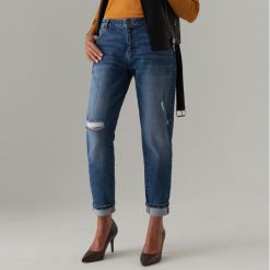 Jeansy typu boyfriend z przetarciami - Granatowy. Niebieskie jeansy damskie Mohito. Za 119,99 zł.