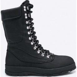 Vagabond - Botki. Czarne botki damskie lity marki Vagabond, z materiału, na sznurówki. W wyprzedaży za 399,90 zł.