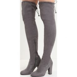 Ciemnoszare Kozaki Fall Out of Love. Szare buty zimowe damskie Born2be, z materiału, za kolano, na wysokim obcasie, na słupku. Za 139,99 zł.