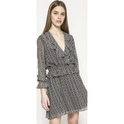 Scotch & Soda - Sukienka. Szare długie sukienki marki Scotch & Soda, na co dzień, l, z poliesteru, casualowe, z długim rękawem. W wyprzedaży za 359,90 zł.