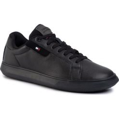 Sneakersy TOMMY HILFIGER - Essential Leather Cupsole FM0FM02581 Black BDS. Czarne sneakersy męskie TOMMY HILFIGER, na co dzień, bez wzorów, z zamszu, eleganckie, bez zapięcia. W wyprzedaży za 339,00 zł.