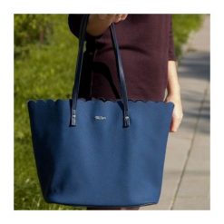 Torebka damska shopper falbanka MILTON ML05 granatowa - Granatowy. Niebieskie torby damskie na zakupy Milton, z aplikacjami, ze skóry ekologicznej, klasyczne, na ramię, bez dodatków. Za 109,99 zł.