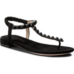 Sandały STUART WEITZMAN - Esme XL17456 Black Luxe Suede. Czarne klapki damskie marki Stuart Weitzman, bez wzorów, ze skóry, bez obcasa, na obcasie. W wyprzedaży za 1019,00 zł.