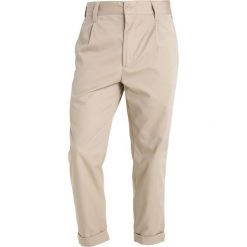 Chinosy męskie: Carhartt WIP TAYLOR BENSON Chinosy wall rigid