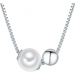 Srebrny naszyjnik z perłami w kolorze białym - dł. 40 cm. Białe naszyjniki damskie Pearls Special, srebrne. W wyprzedaży za 136,95 zł.
