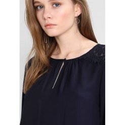 Bluzki asymetryczne: Vero Moda VMINA Bluzka night sky