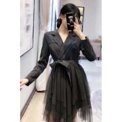 Sukienka AMODORA BLACK. Czarne sukienki damskie Sukienka AMODORA BLACK, s, bez wzorów, eleganckie, bez kołnierzyka, z krótkim rękawem, krótkie, mini. W wyprzedaży za 119,00 zł.