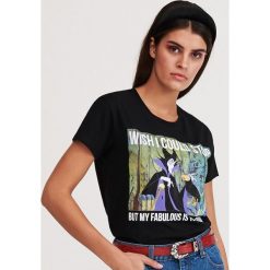 T-shirt Śpiąca królewna - Czarny. Czarne t-shirty damskie Reserved, s, bez wzorów, bez kołnierzyka. Za 39,99 zł.