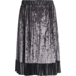 Spódniczki trapezowe: Navy London ANNA Spódnica trapezowa silver/black