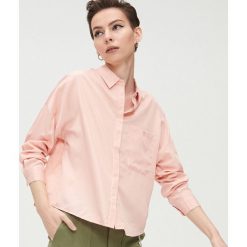 Koszula oversize - Różowy. Różowe koszule damskie Cropp, s, bez wzorów, bez kołnierzyka, bez rękawów. W wyprzedaży za 19,99 zł.